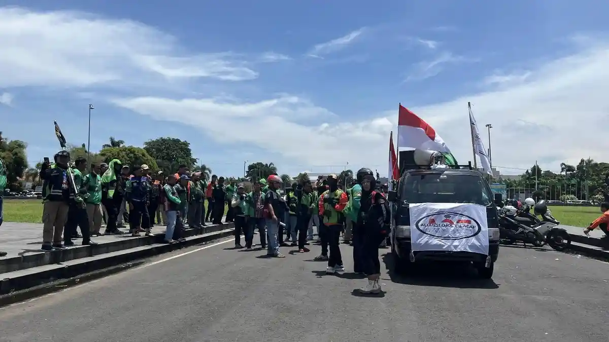 Ojek OFLEN: Penghubung Setiap Harapan di Cilacap
